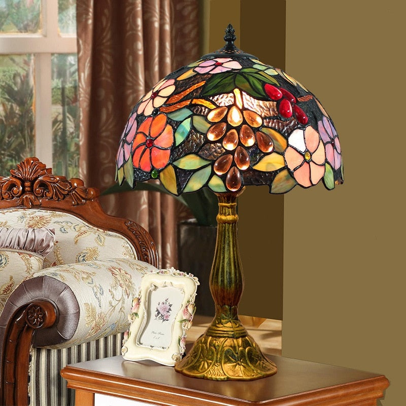 European Creative Tiffany Stained Glass Living Room Dining Room Bedroom Bedside Bar Pastoral Grape Retro Table Lamp E27